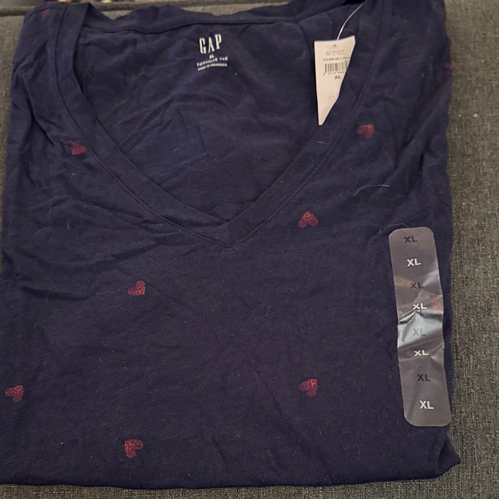 GAP Women’s Dark Blue V-Neck Tee with Red heart ❤️ Accents